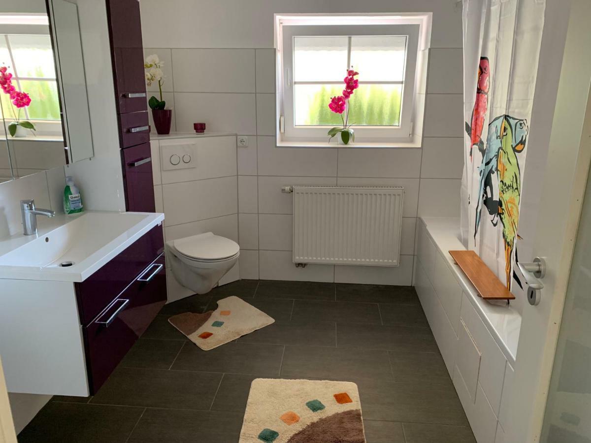 Terrassenwohnung In Estenfeld Bei Wuerzburg エクステリア 写真